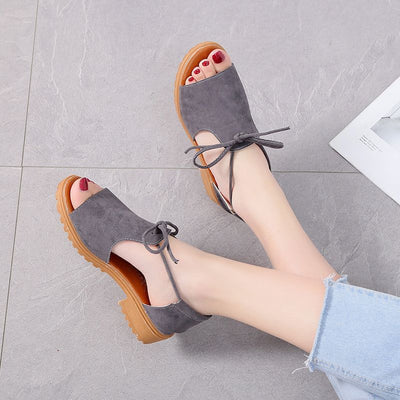 Elegante Graue Sommer-Sandalen