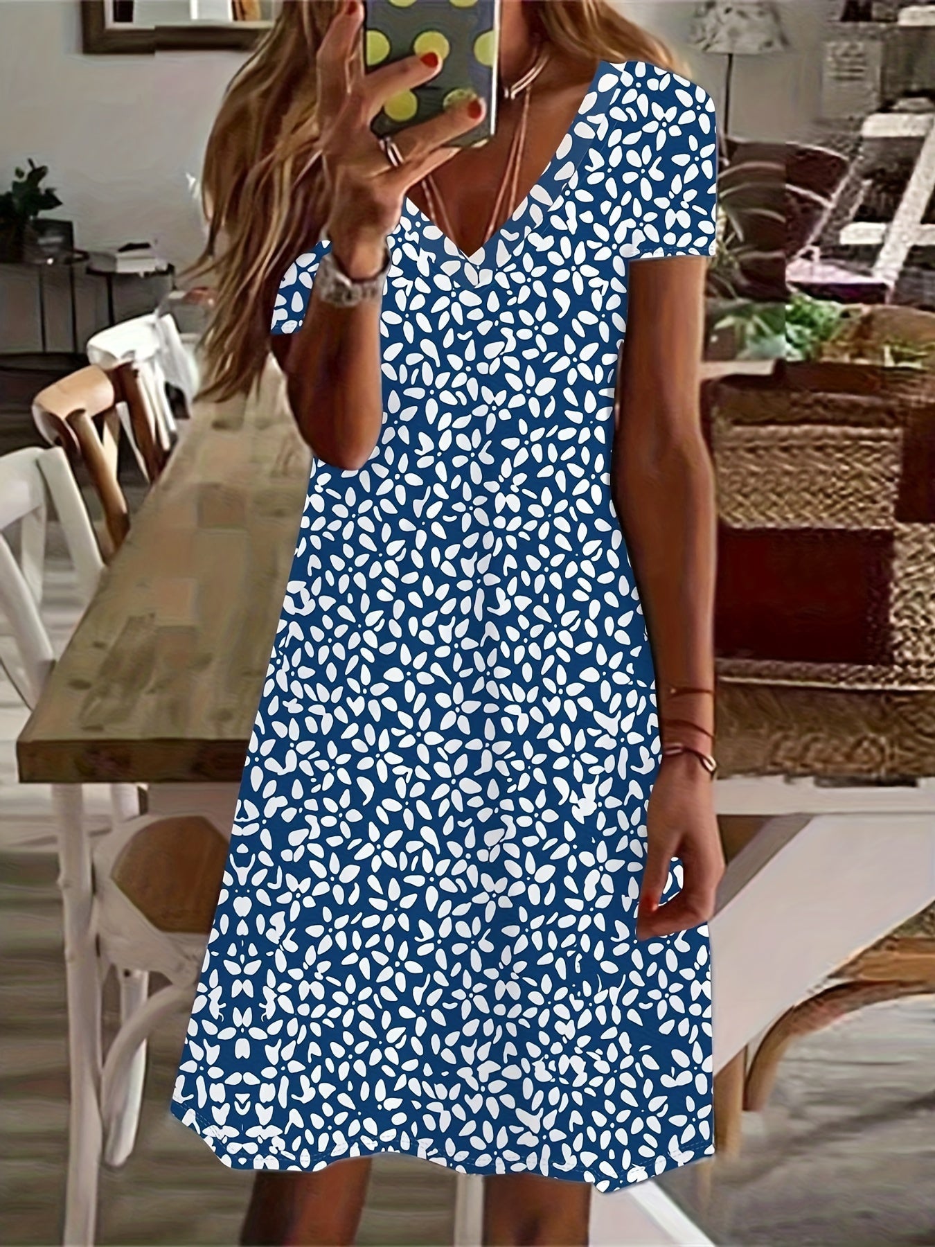 Himmelblaues V-Ausschnitt Blumenmuster Kleid - Mia