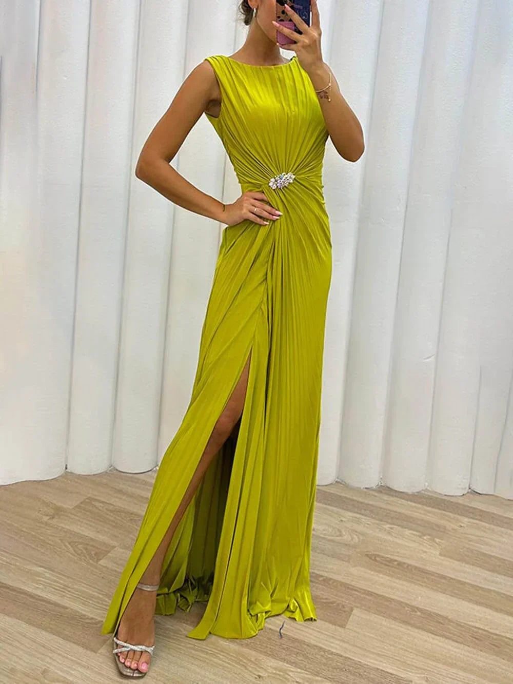 Kendra - Zeitloses, figurbetontes Maxi-Kleid mit Schlitz