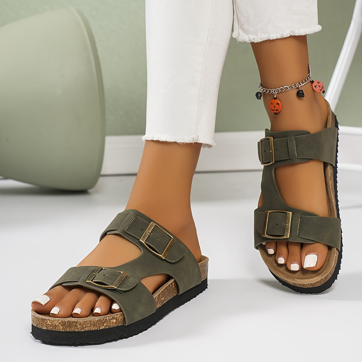 Olivegrüne Sandalen mit Korkfußbett - Lena