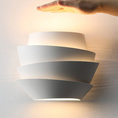 JonasDesign | Skandinavische Wandleuchte mit doppelten Eisenlichtern