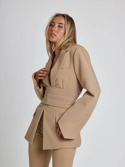 Janina | Eleganter Blazer mit Gürtel – Stilvolles Design für Jede Gelegenheit