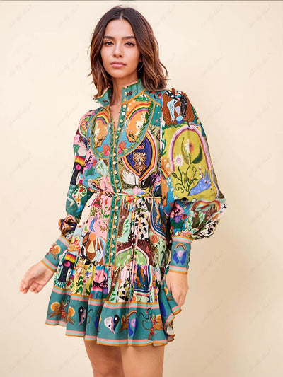 Kunstvoll bedrucktes Kleid in Bunt mit Stehkragen - Marisol