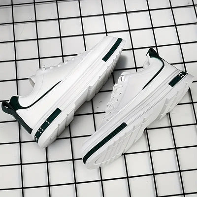 Juul | Trendige und elegante Sommer-Sneakers