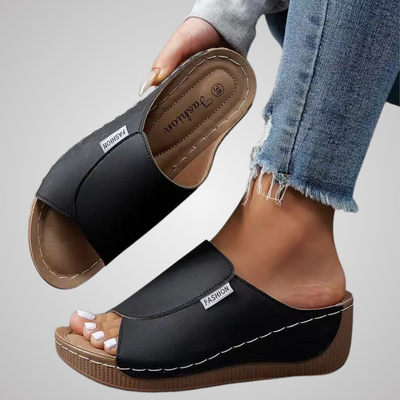 Elena™ Premium Keilabsatzsandale - Komfort, Eleganz & Vielseitigkeit für Jedes Outfit