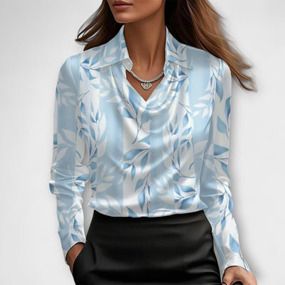 Glänzende Bluse mit gerafftem Kragen
