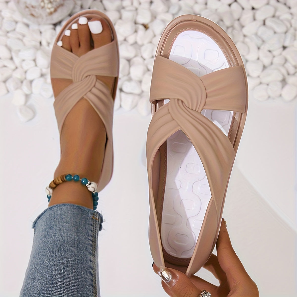 Khakifarbene Flache Sandalen mit Kreuzriemen - Alina