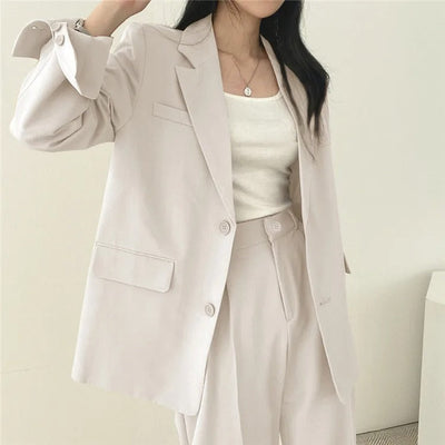 Athena | Einfarbiges Blazer- und gerade geschnittenes Hosen-Set für Damen