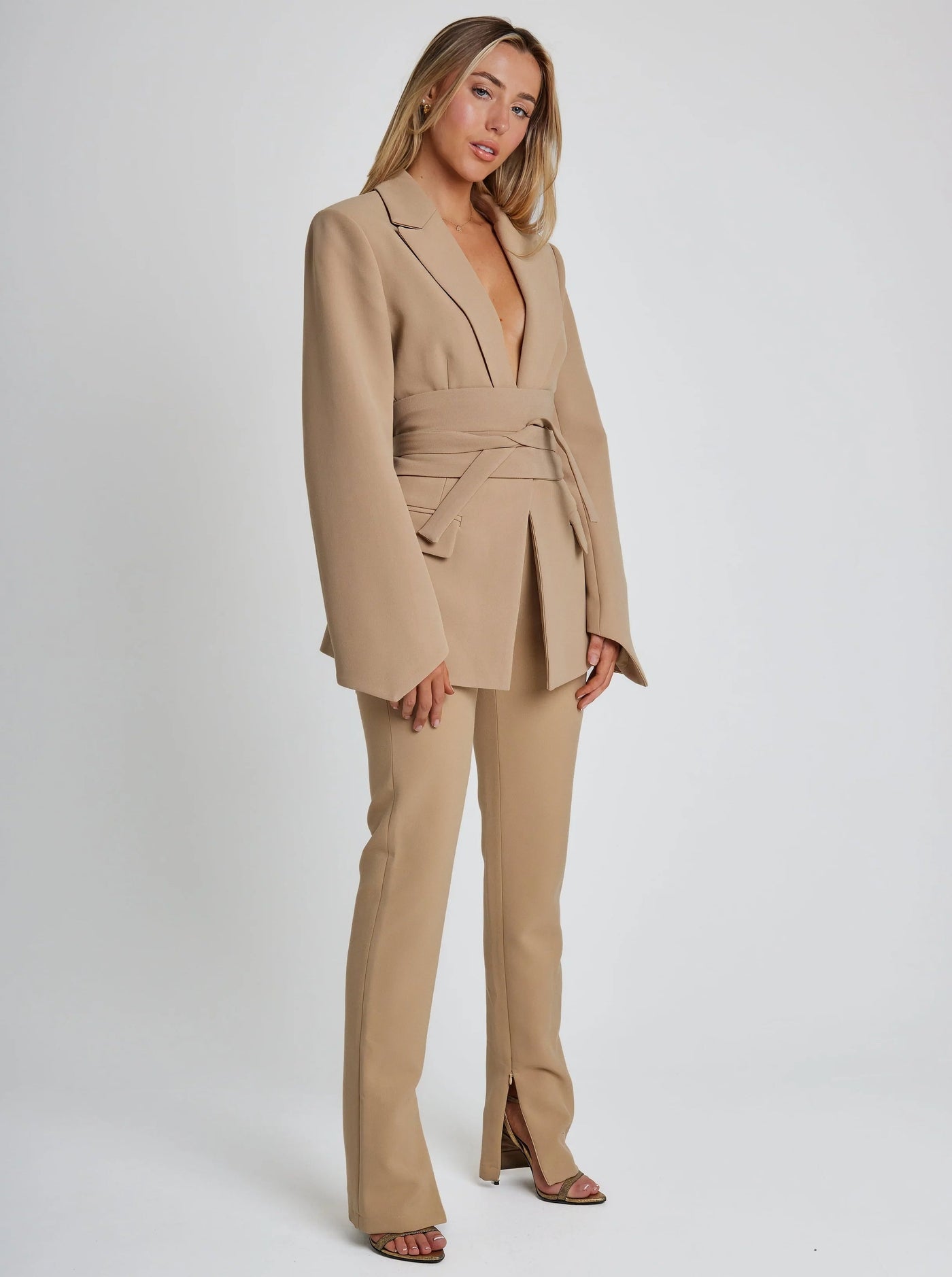 Janina | Eleganter Blazer mit Gürtel – Stilvolles Design für Jede Gelegenheit