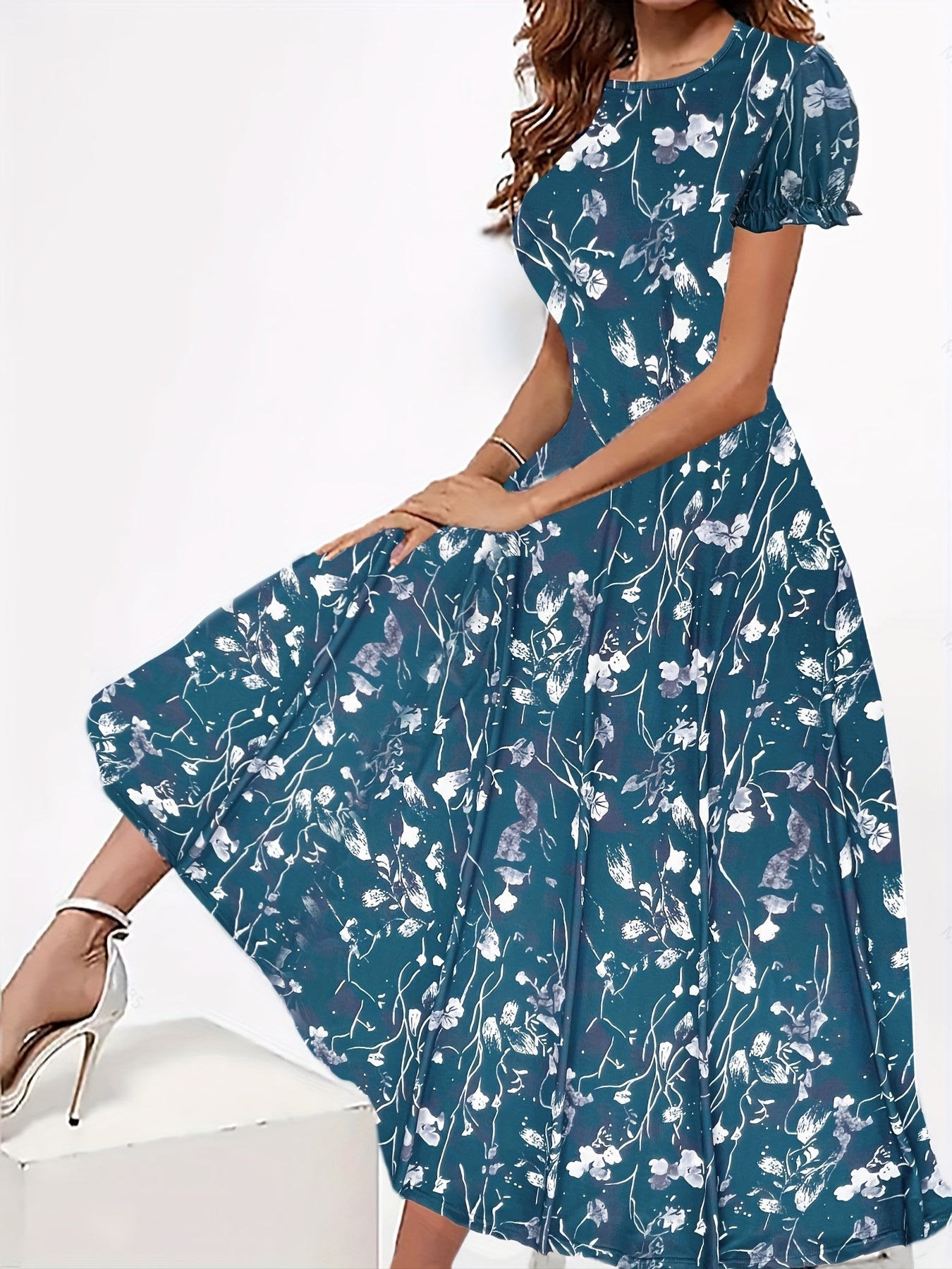 Dunkelblaues Blumenkleid - Sophie