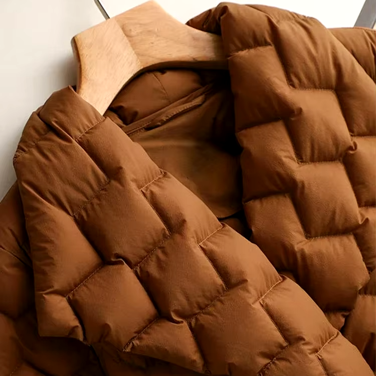 Catherine | Exklusiver Damen-Steppmantel mit Gürtel