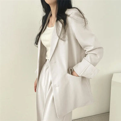 Athena | Einfarbiges Blazer- und gerade geschnittenes Hosen-Set für Damen
