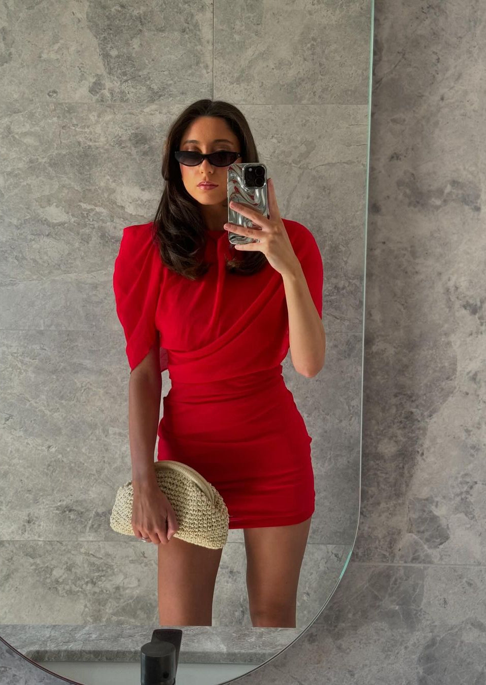 Lynn | Verführerisches Off-Shoulder Kleid in Rot