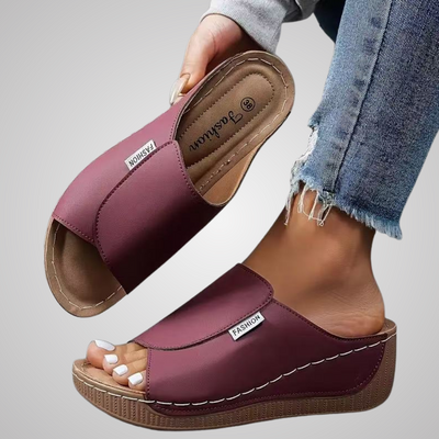 Elena™ Premium Keilabsatzsandale - Komfort, Eleganz & Vielseitigkeit für Jedes Outfit