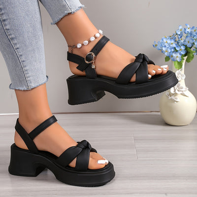 Beige Riemchensandalen mit Perlen - Anna