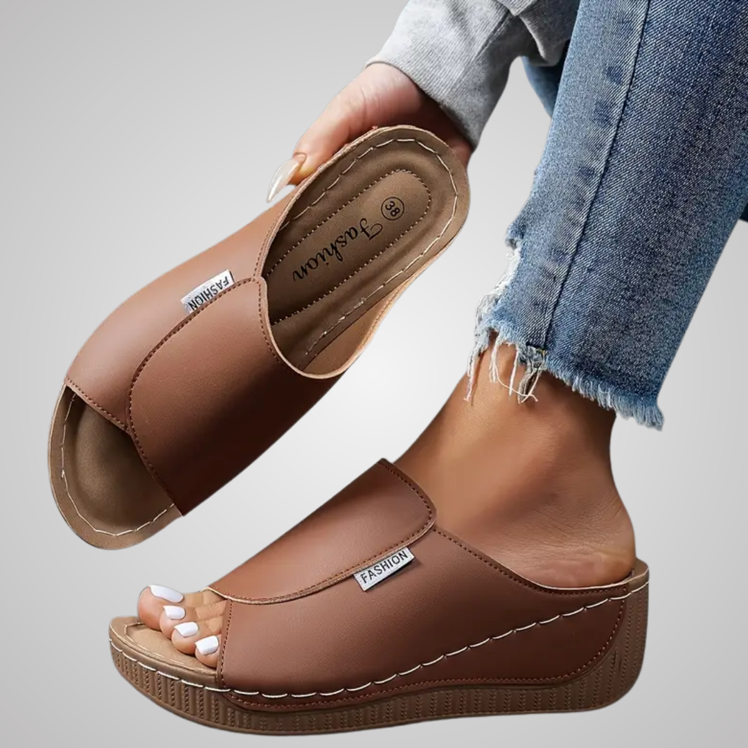 Elena™ Premium Keilabsatzsandale - Komfort, Eleganz & Vielseitigkeit für Jedes Outfit