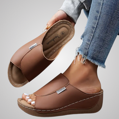 Elena™ Premium Keilabsatzsandale - Komfort, Eleganz & Vielseitigkeit für Jedes Outfit