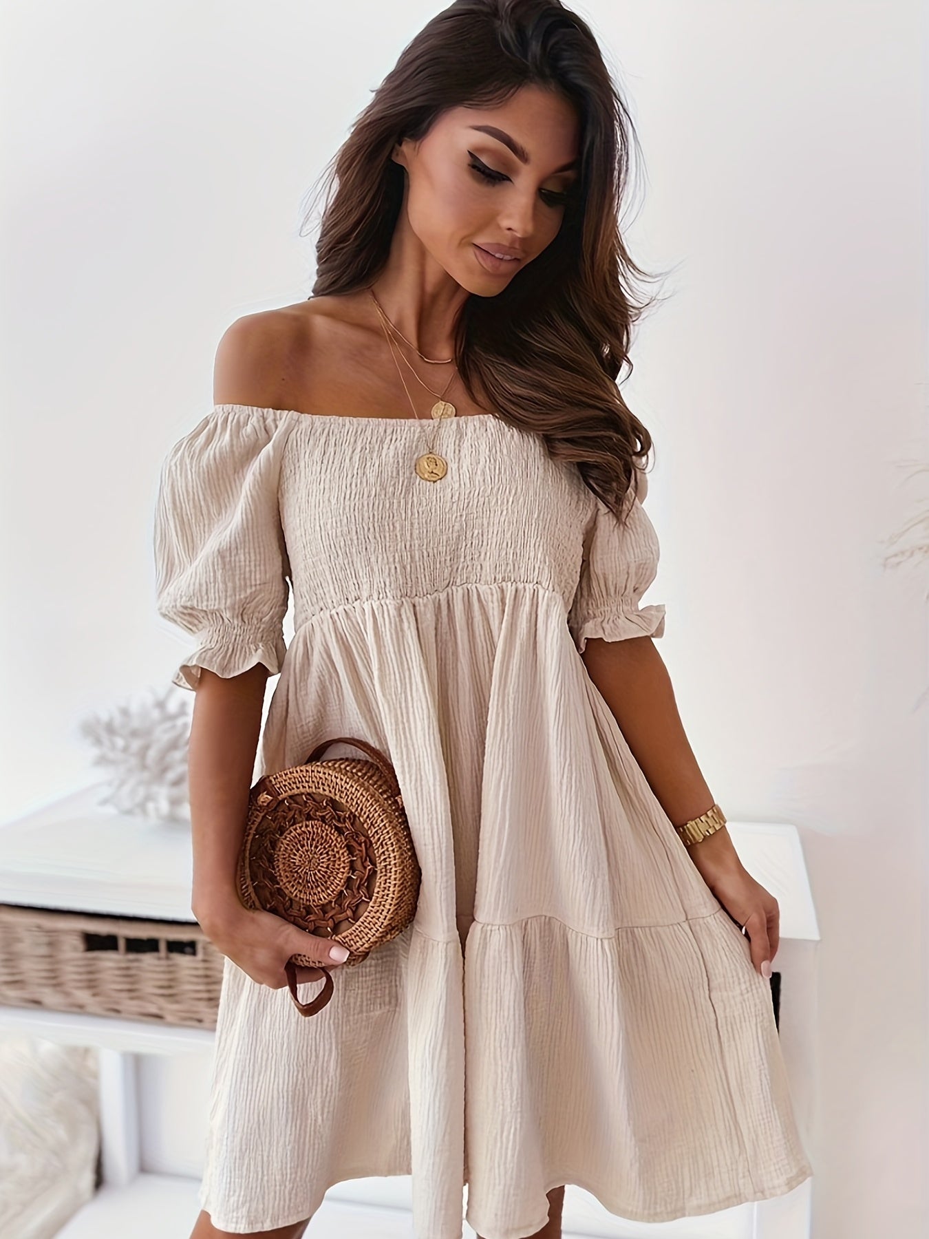 Beiges Off-Shoulder Kleid - Clara