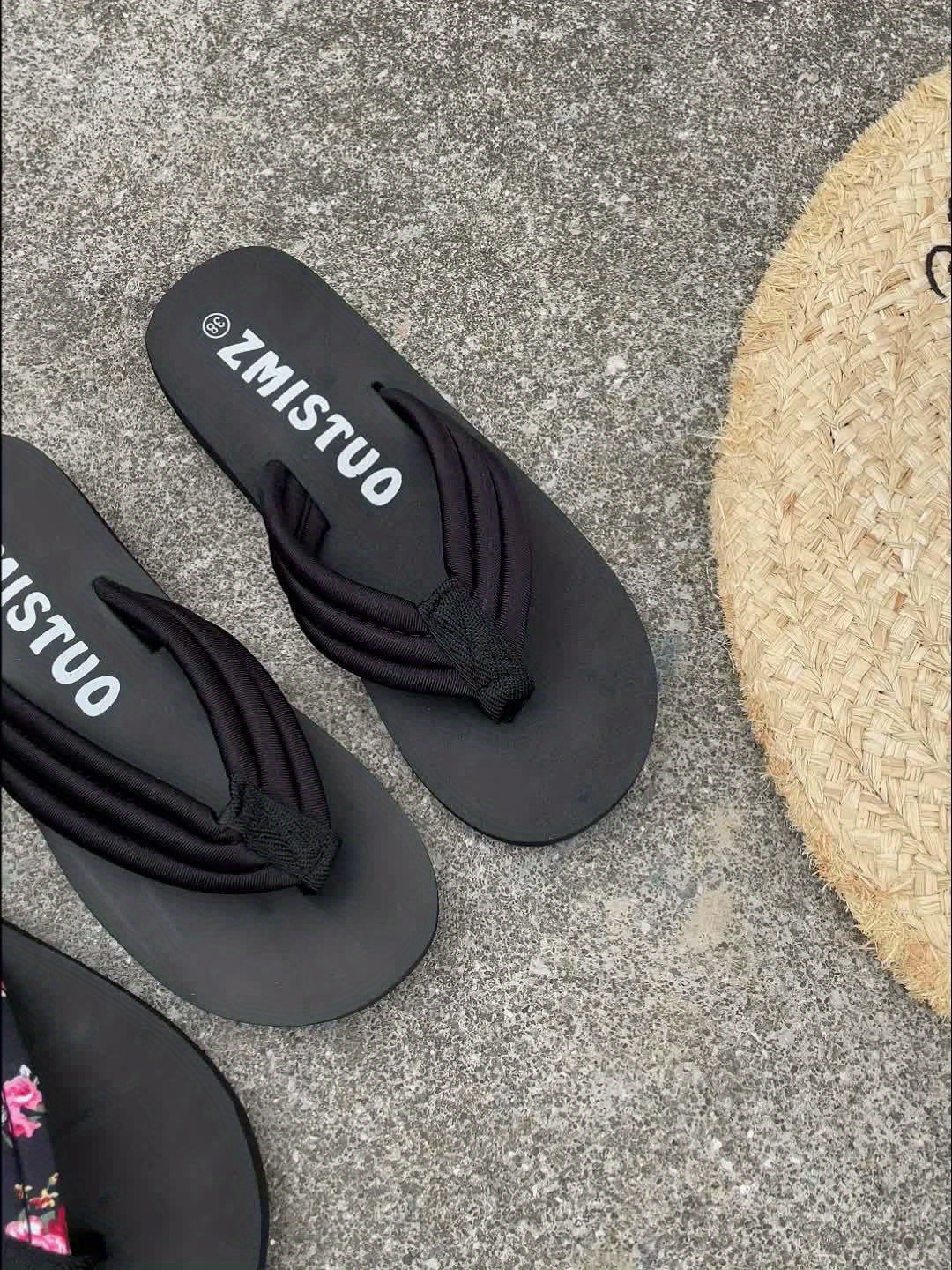 Schwarze Blumen-Flip-Flops - Lena
