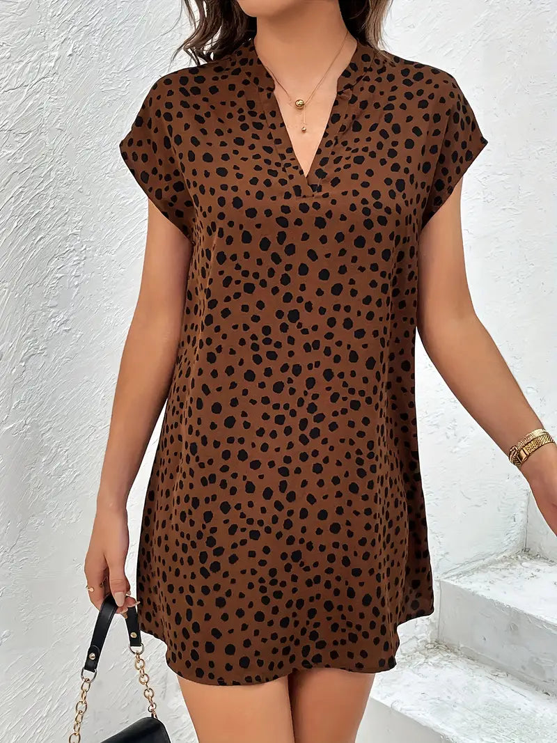 Kussie  |  Allover-Druck und V-Ausschnitt