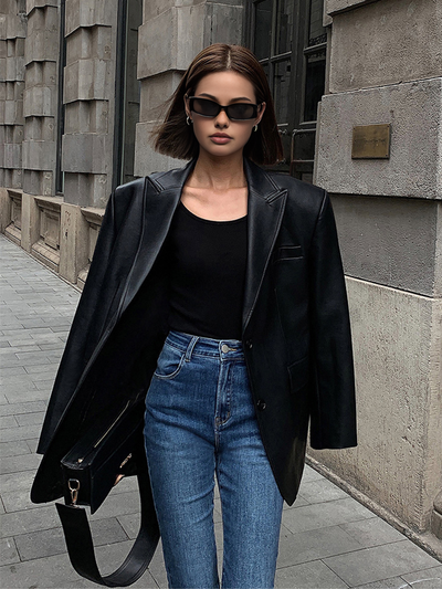 Sarah | Lederblazer mit Taschen und Detail