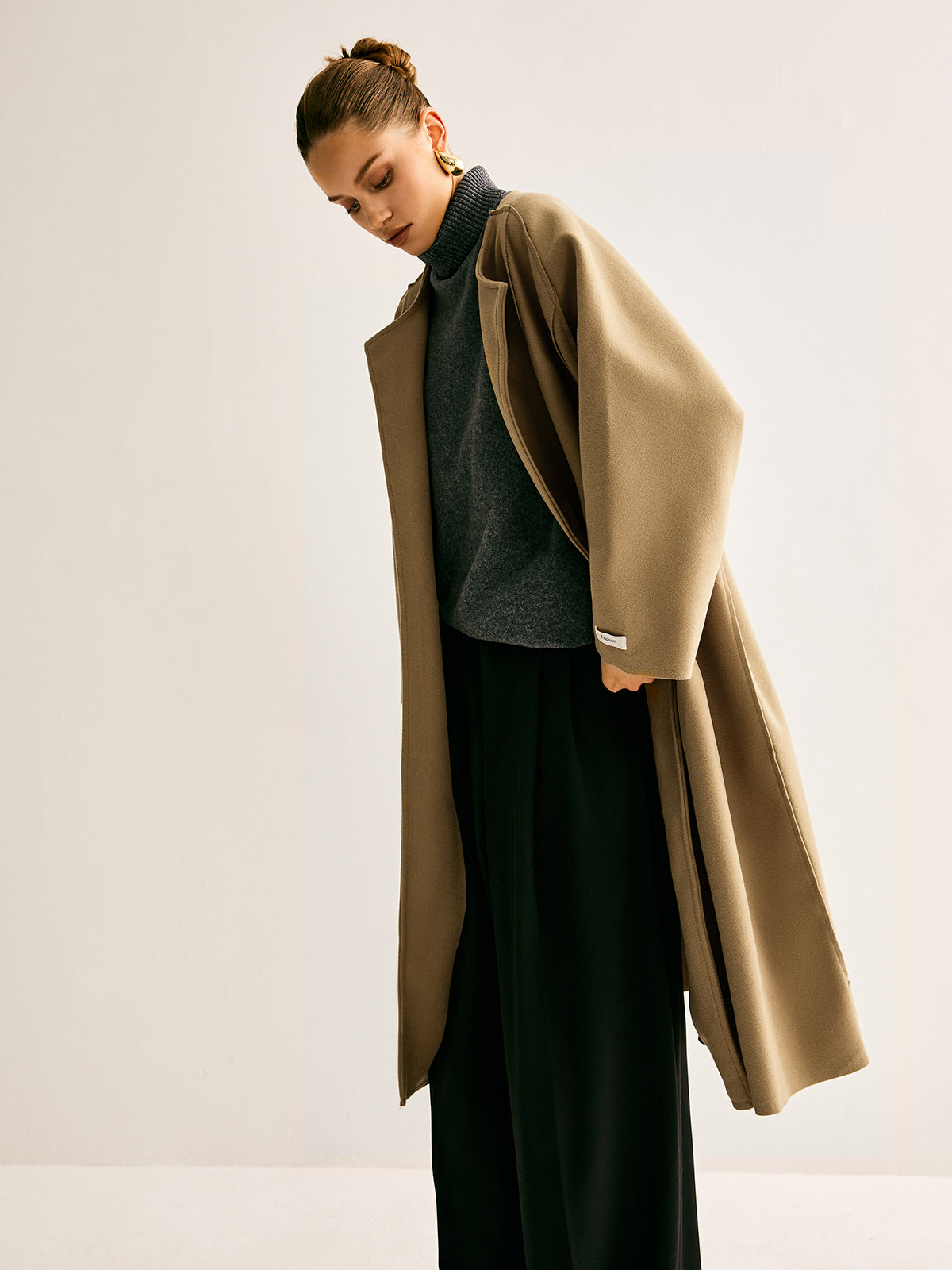 Emma | Minimalistischer langer Mantel aus Wolle