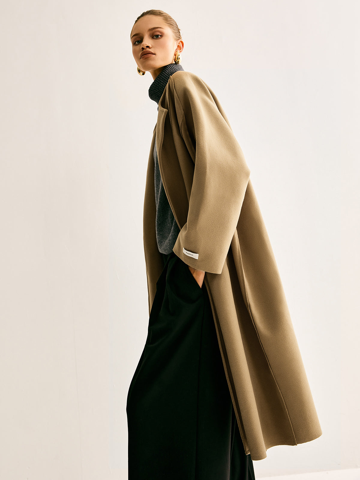 Emma | Minimalistischer langer Mantel aus Wolle