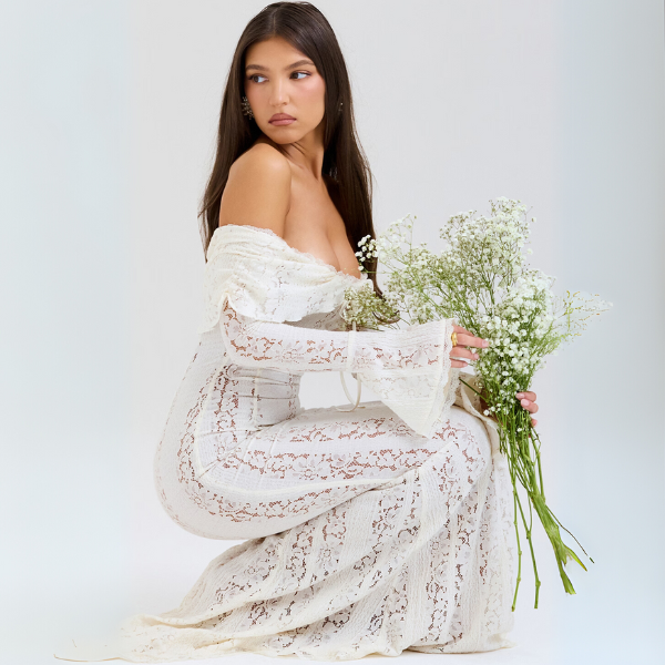 Lizzy | Vintage-Spitzen-Maxikleid mit schulterfreiem Design