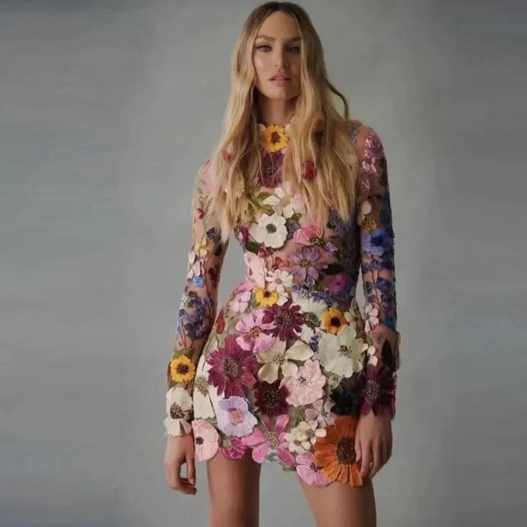 Uma - Floral Bestickte Kleid