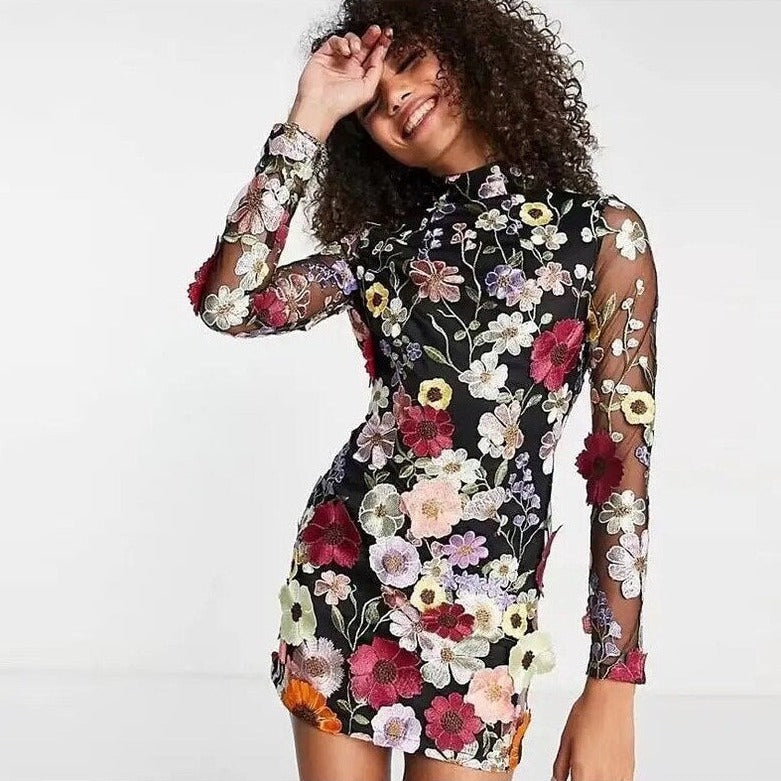 Uma - Floral Bestickte Kleid
