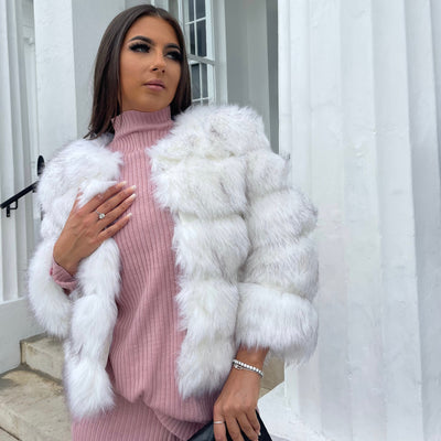 Lacy | Hochwertige Kunstfell-Jacke – Edles Design für Eleganz und Komfort