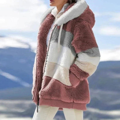 Hela | Flauschige Kapuzenjacke für Damen