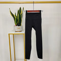 Schwarze Hose