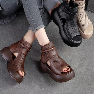 Braune Plateausandalen mit Perforationen - Ella
