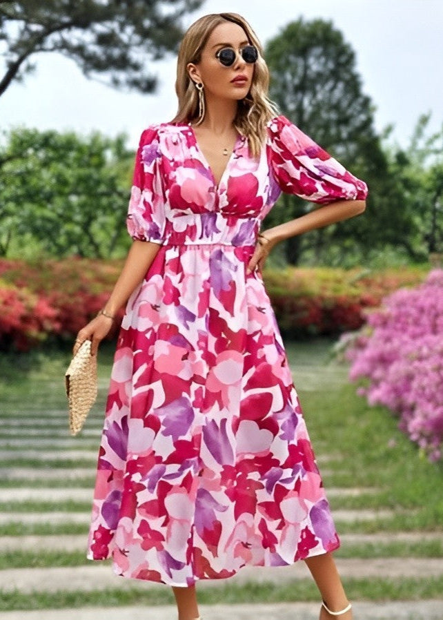 Lara - Figurbetontes Blumenkleid