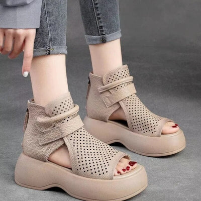 Braune Plateausandalen mit Perforationen - Ella