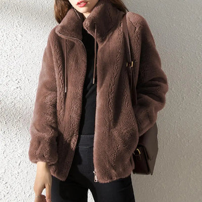 Lilou |  Mantel