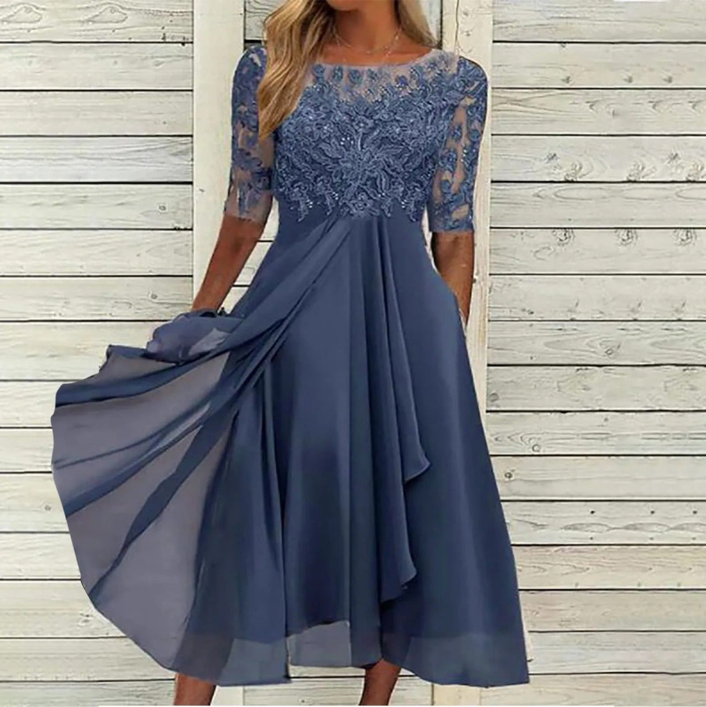 Zaria™ Spitzenbesticktes Kleid