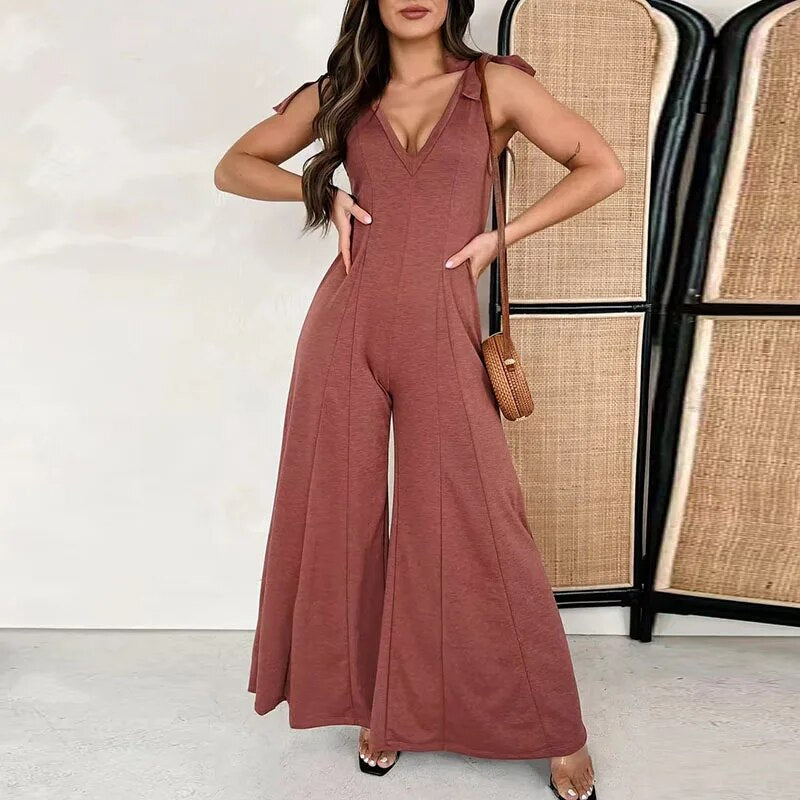 Verona  |  Damen Jumpsuit mit tiefem V-Ausschnitt und breiter Schulterpartie