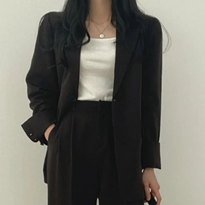 Athena | Einfarbiges Blazer- und gerade geschnittenes Hosen-Set für Damen