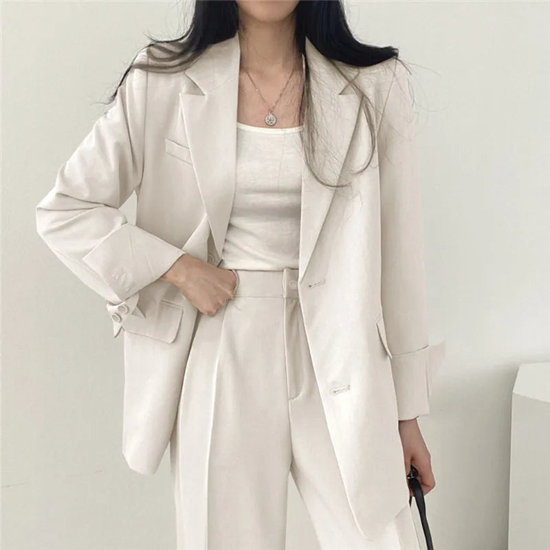 Athena | Einfarbiges Blazer- und gerade geschnittenes Hosen-Set für Damen