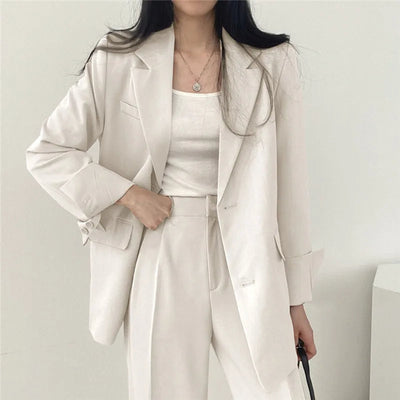 Athena | Einfarbiges Blazer- und gerade geschnittenes Hosen-Set für Damen