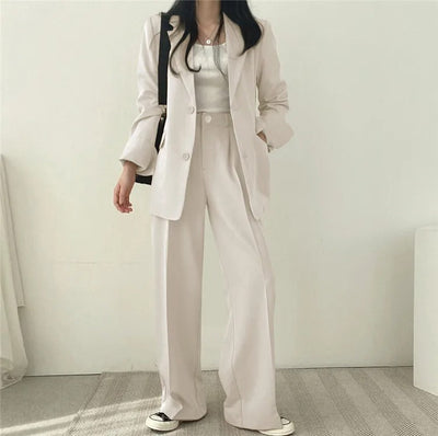 Athena | Einfarbiges Blazer- und gerade geschnittenes Hosen-Set für Damen