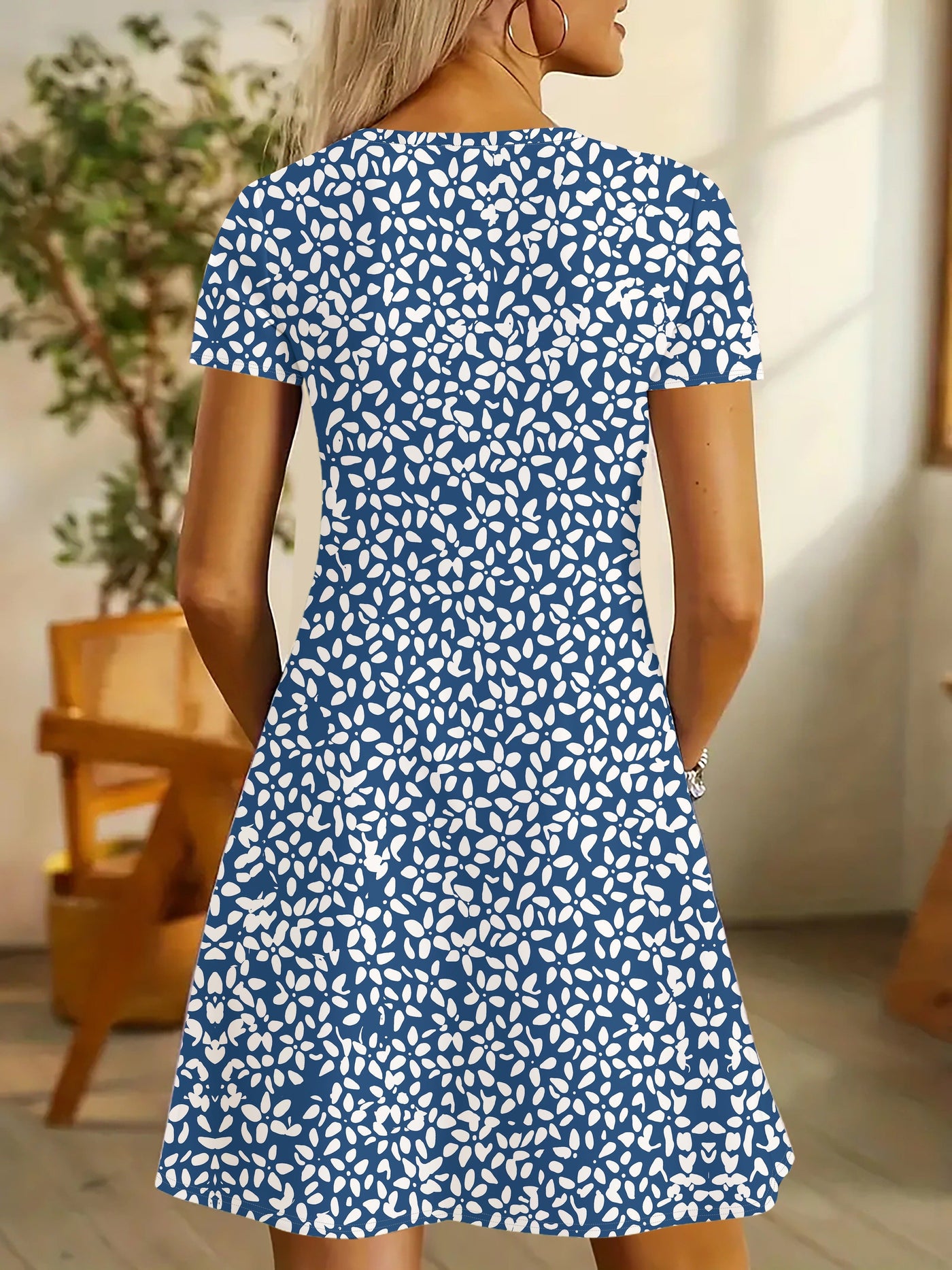 Himmelblaues V-Ausschnitt Blumenmuster Kleid - Mia
