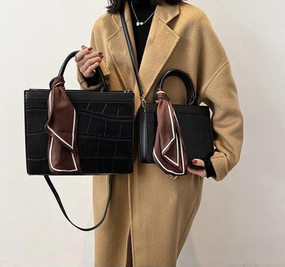Cleo - Elegante und klassische Handtasche