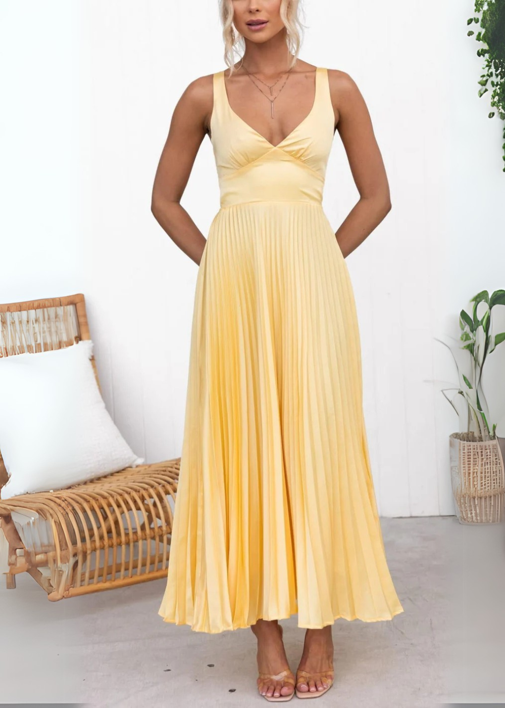 Mabel - V-Ausschnitt Plissiertes Maxikleid