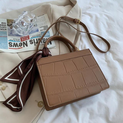 Cleo - Elegante und klassische Handtasche