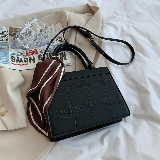 Cleo - Elegante und klassische Handtasche