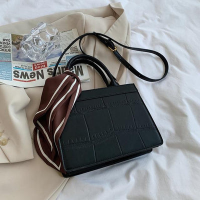 Cleo - Elegante und klassische Handtasche