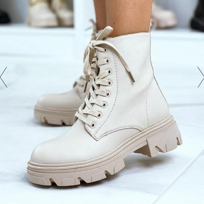 "Marianna" Moderner Schnürstiefel